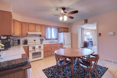 1027 N 17th St unit 1031, Allentown, PA 18104 - photo 7