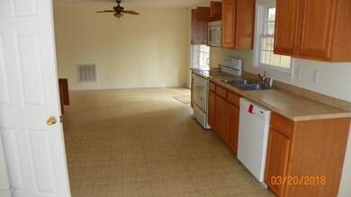 812 Littlejohn Ave, Jacksonville, NC 28546 - photo 6