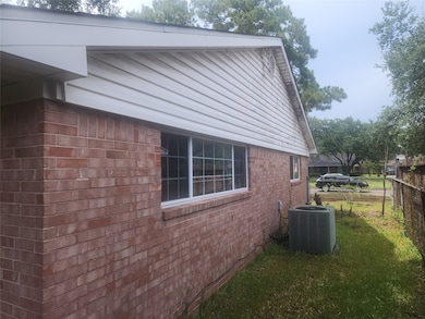 5615 Beechnut St, Houston, TX 77096 - photo 4