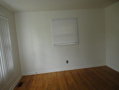 113 Gary Ct, Jacksonville, NC 28546 - photo 4