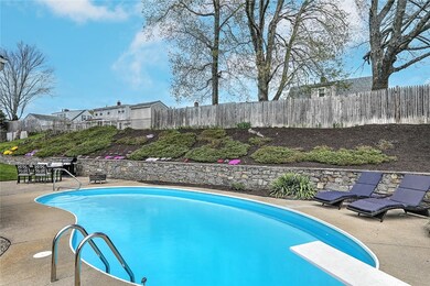 19 Roslyn Ave, Cranston, RI 02910 - photo 4