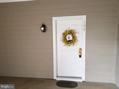 14314 Climbing Rose Way unit 102, Centreville, VA 20121 - photo 2