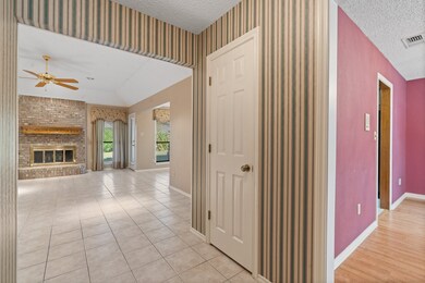 149 Sandlewood Ln, Burleson, TX 76028 - photo 6