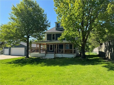 318 Pleasant View Dr, Des Moines, IA 50315 - photo 2