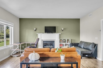 1305 Livingroom.jpeg