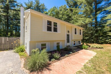 17 Elizabeth Ave, Raymond, ME 04071 - photo 2