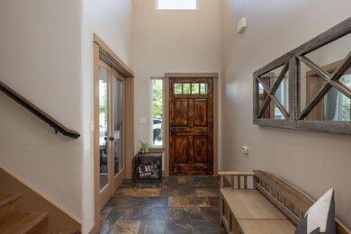 523 N Freemont St, Sisters, OR 97759 - photo 4