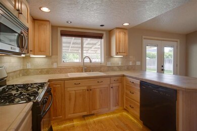 331 S Valley Dr, Nampa, ID 83686 - photo 7