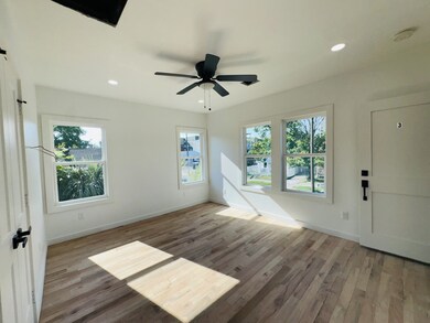 1235 W Gray St unit 4, Houston, TX 77019 - photo 2