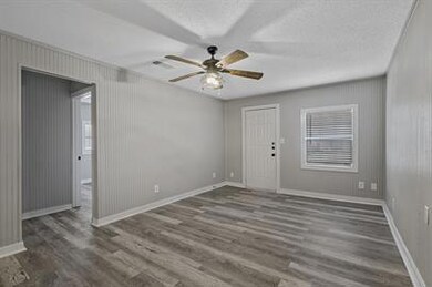 1009 Oak St, Bonham, TX 75418 - photo 2