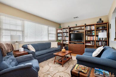 1 Atlantic Ave unit 28, Farmingdale, NY 11735 - photo 4