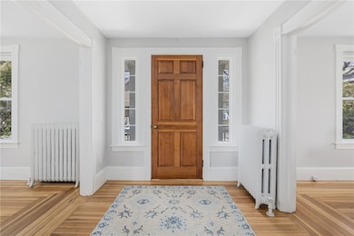 10 Eustis Ave, Newport, RI 02840 - photo 3