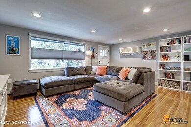 Living Room w/Hardwood Floors