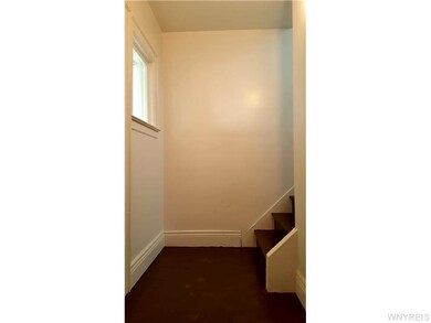 Foyer.