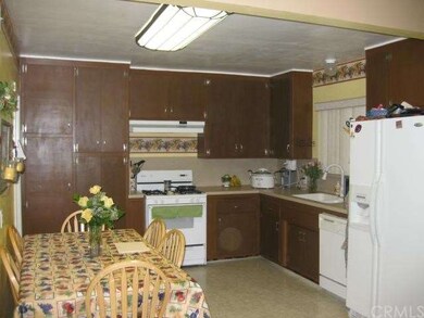 KITCHEN WITH EATING AREA