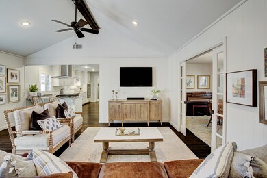 1027 Chamboard Ln, Houston, TX 77018 - photo 7