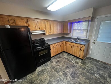 6005 Applegate Ln, Louisville, KY 40219 - photo 6