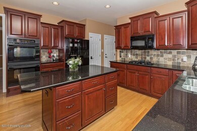 1011 Manor Dr, Mountain Top, PA 18707 - photo 5