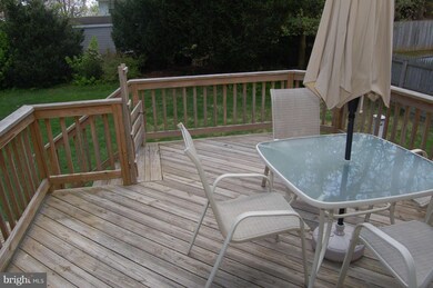 14215 Chadwick Ln, Rockville, MD 20853 - photo 6