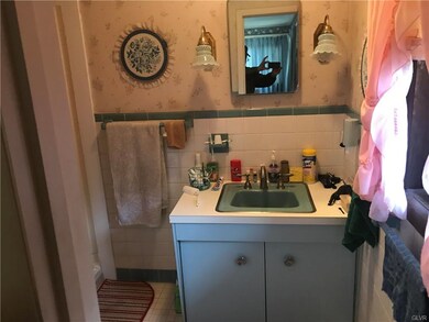 2529 Gap View Rd, Slatington, PA 18080 - photo 5