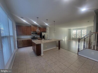 9324 Alvyn Lake Cir, Bristow, VA 20136 - photo 5