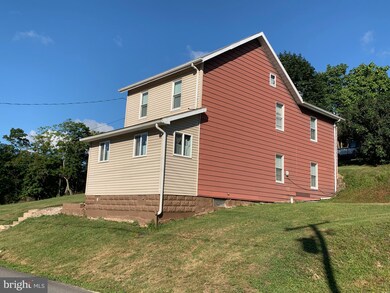 28 E 2nd St, Lehighton, PA 18235 - photo 2