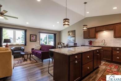 504 W Bert St, Lake Crystal, MN 56055 - photo 6