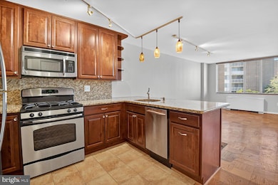 Van Ness East unit 941, Washington, DC 20008 - photo 3