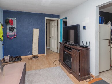 3509 Hoover St-203