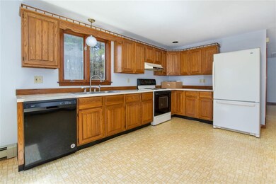 2 Mastin Dr, Newmarket, NH 03857 - photo 3