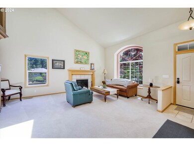 Living Room/Entrance