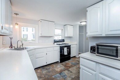 94 Elm St unit B, Amesbury, MA 01913 - photo 7