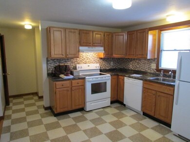 29 Greystone St unit 29, Quincy, MA 02169 - photo 4