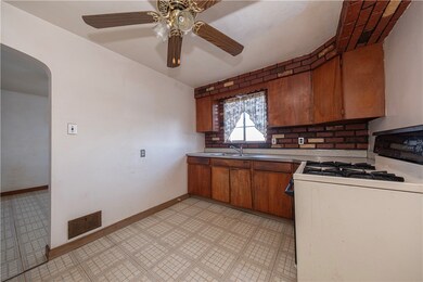 939 Delevan St, Pittsburgh, PA 15217 - photo 6