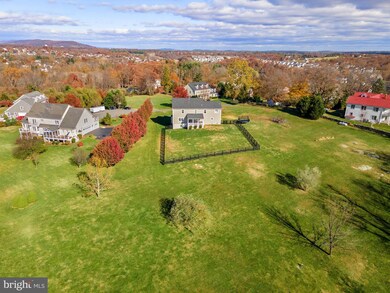 35679 Kelsey Hill Ct, Round Hill, VA 20141 - photo 4