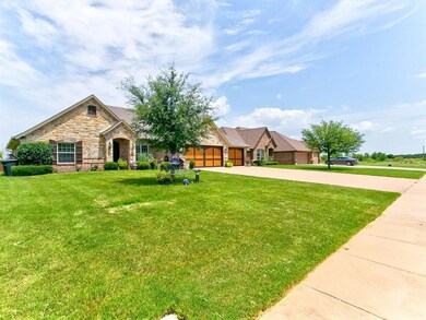 3611 Abes Landing Dr, Granbury, TX 76049 - photo 2