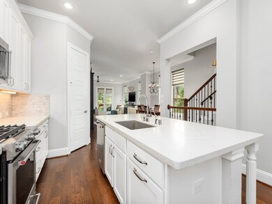 1018 Shepherd Oaks Dr, Houston, TX 77018 - photo 7