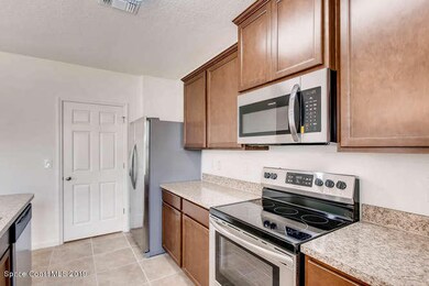 GALEN  D-small-003-8-Kitchen-666x444-72d