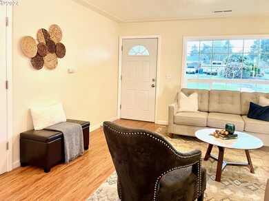 579 James St NE, Keizer, OR 97303 - photo 2