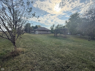 219 N Wabash St, Cayuga, IN 47928 - photo 6