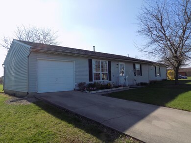 898 Southwood Dr, Marysville, OH 43040 - photo 3