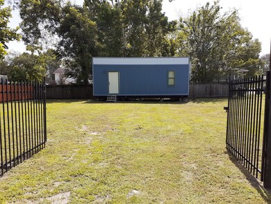 7009 Emma Lou St, Houston, TX 77088 - photo 2