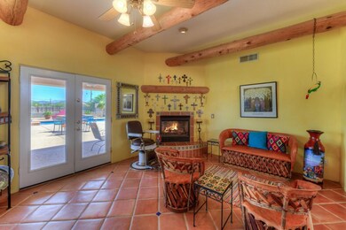 006_Family Room