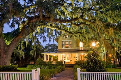 Hoyt House Exterior New