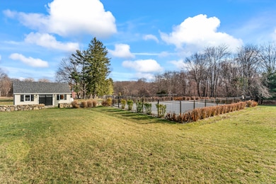 37 Driftway Rd, Danbury, CT 06811 - photo 4