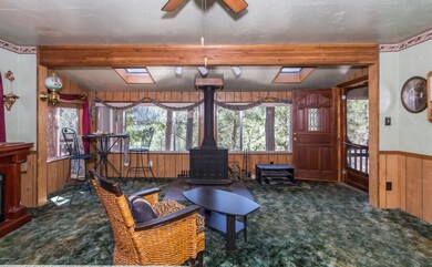 004_Living Room