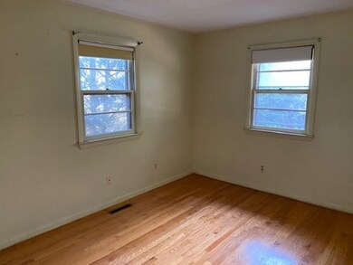 4 Blaine Ave, Holyoke, MA 01040 - photo 6