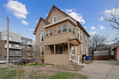 210 7th Ave SW, Cedar Rapids, IA 52404 - photo 2