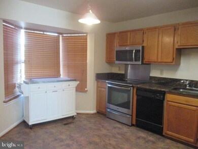 13026 Silver Maple Ct, Bowie, MD 20715 - photo 4