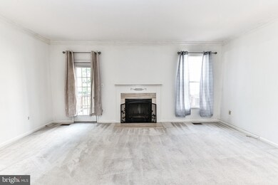 2449 Clover Field Cir, Herndon, VA 20171 - photo 7